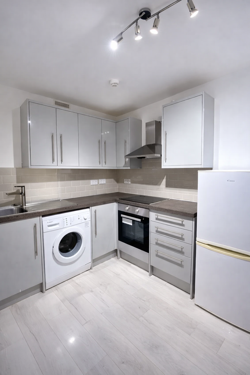 Property photo 3 of 5 Kitchen