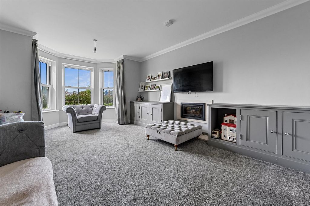 Property photo 2 of 13 Sitting Room