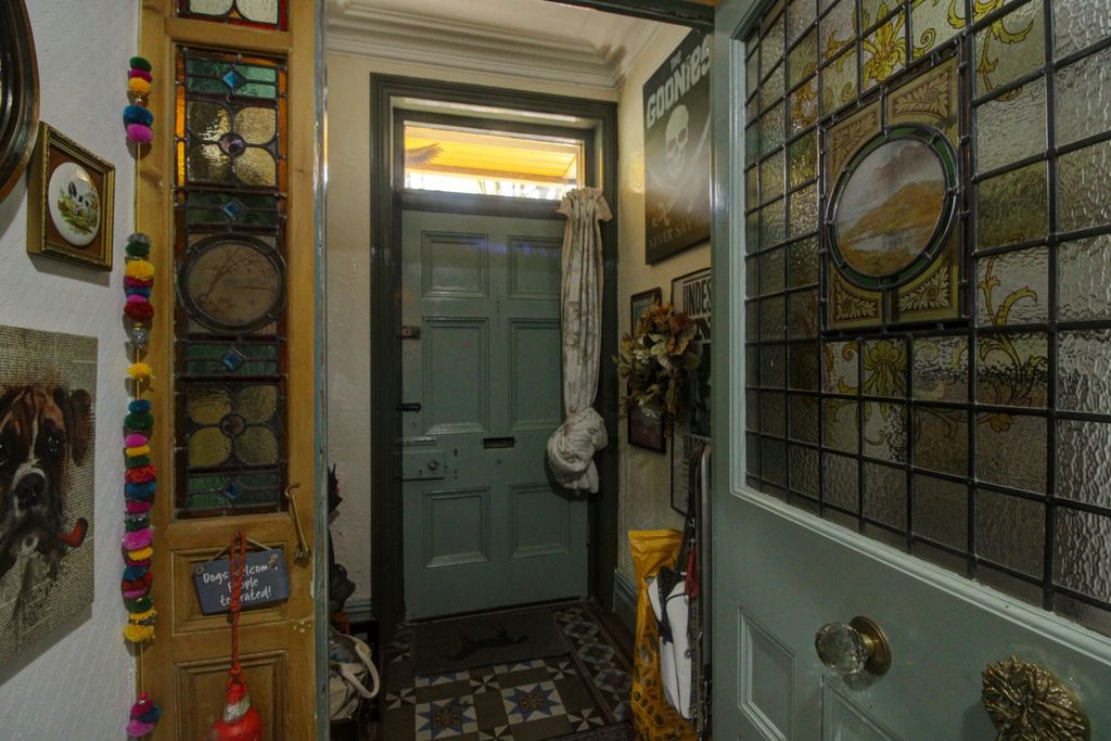 Property photo 2 of 32 2