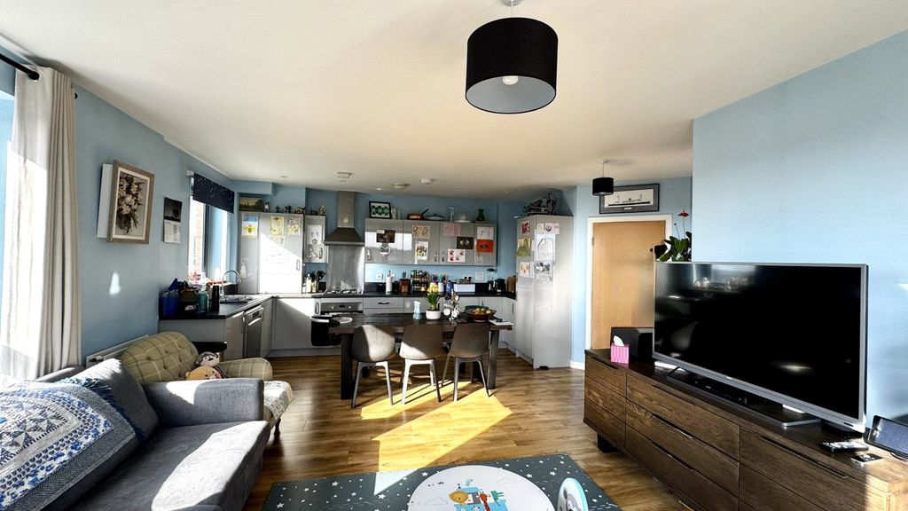 Property photo 2 of 12