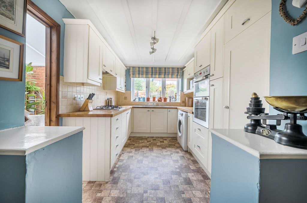 Property photo 3 of 23 1370752-9-68F26c4...