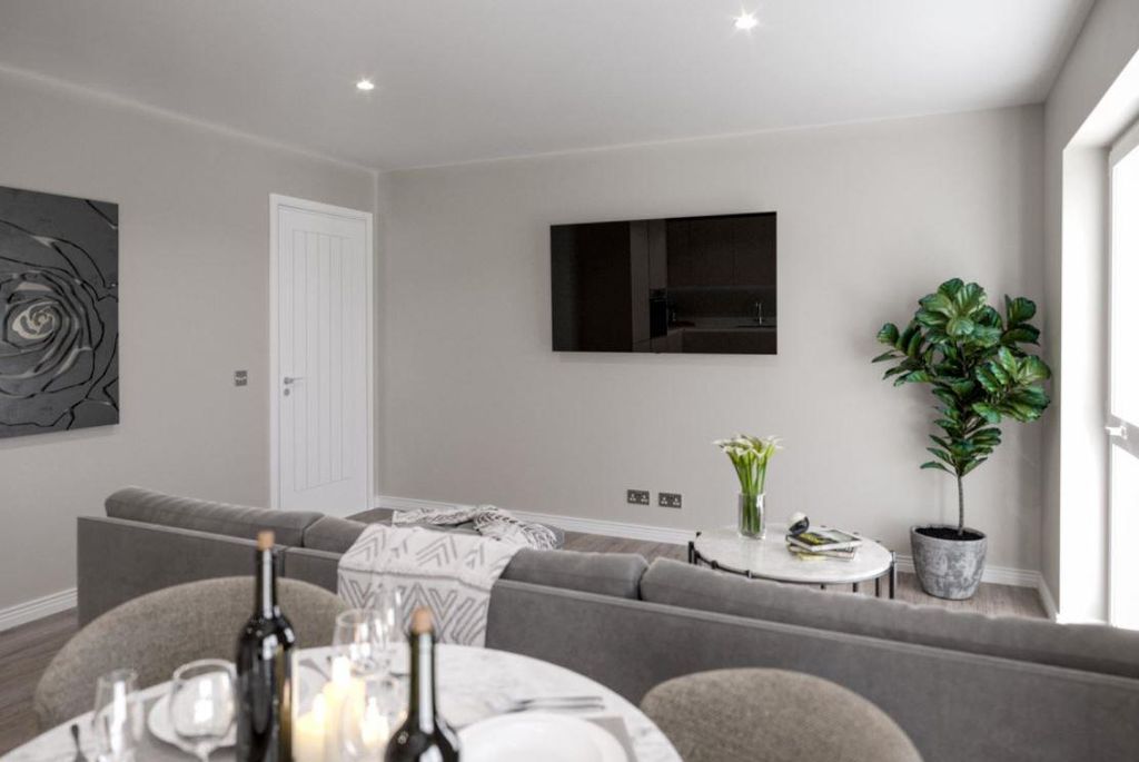 Property photo 2 of 4 Living.Jpg