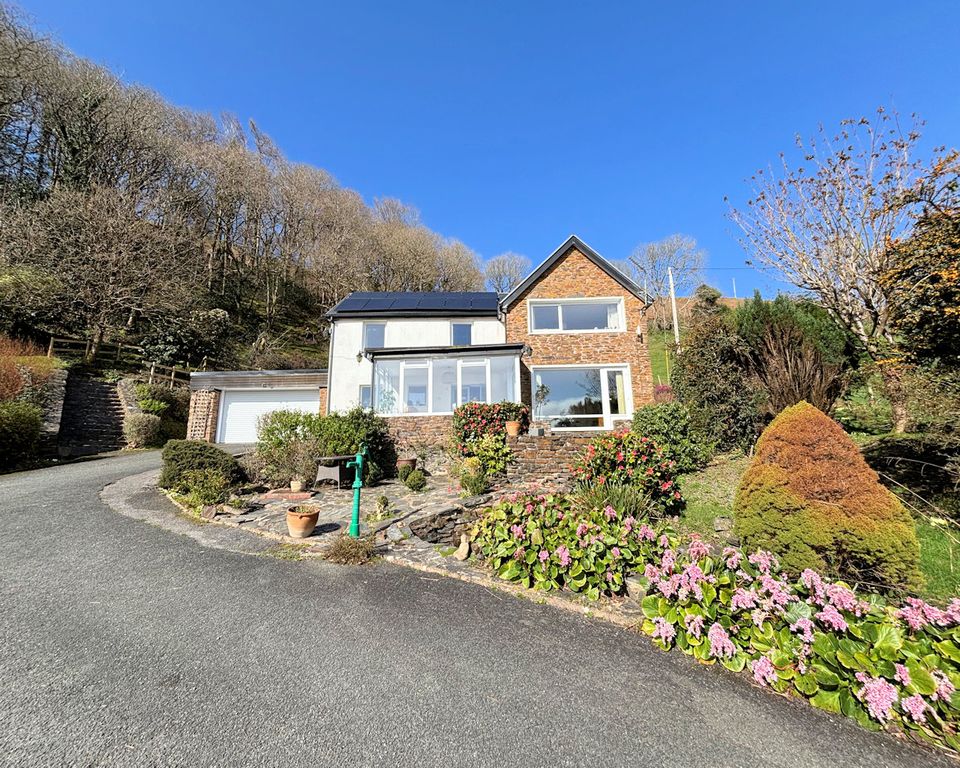 Property photo 2 of 42