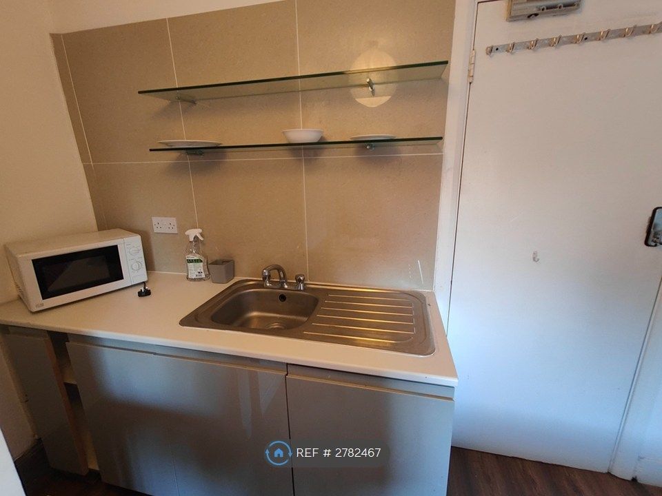 Property photo 3 of 17 Double En Suite (Room 15)