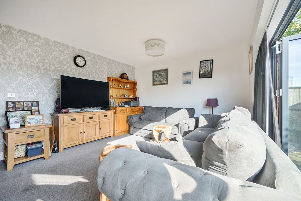 Property photo 3 of 16