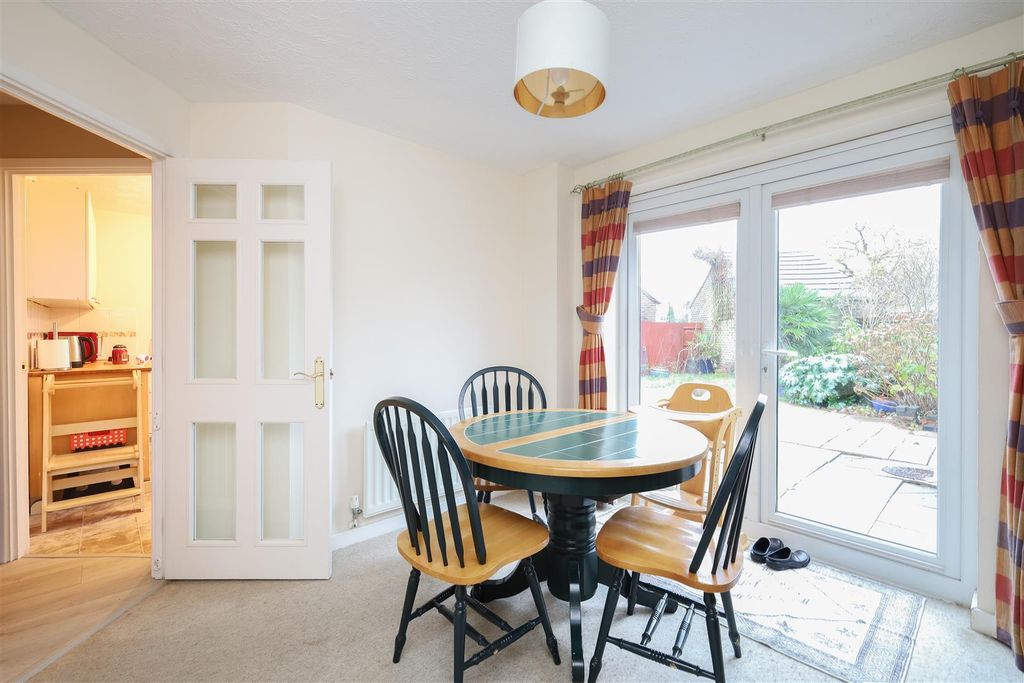 Property photo 3 of 20 Dining Room