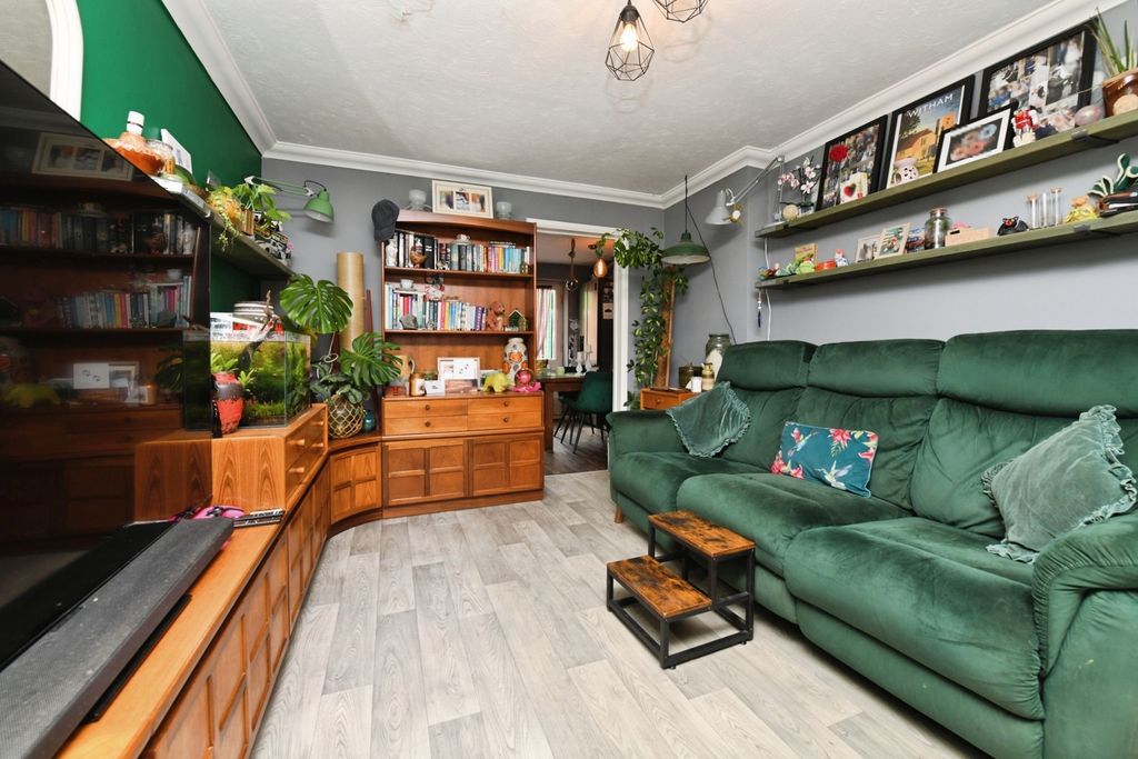 Property photo 2 of 12 Pbox-Img.Jpg