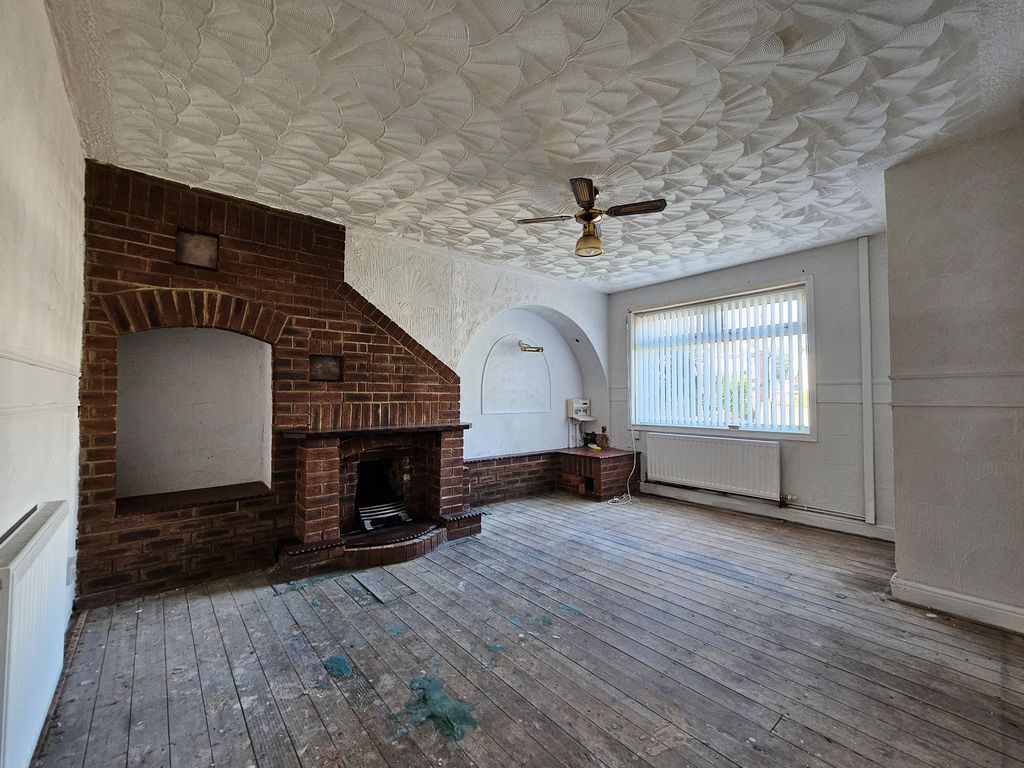 Property photo 3 of 10 22203.Jpg
