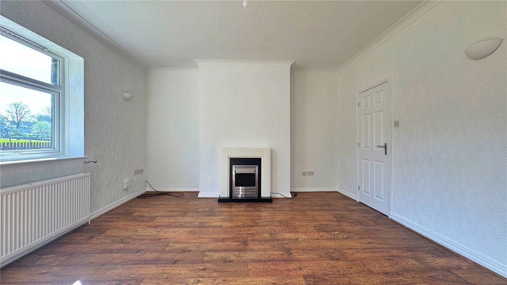 Property photo 3 of 27 Living Room