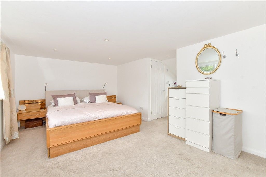 Property photo 1 of 14 Bedroom 1