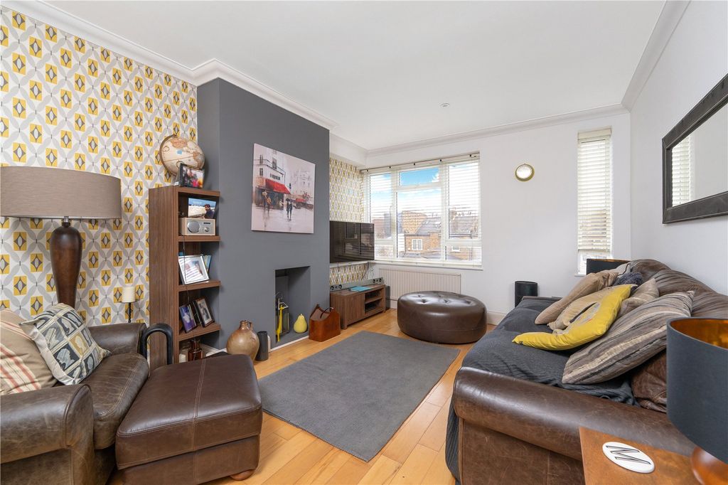 Property photo 2 of 7 Picture No. 15