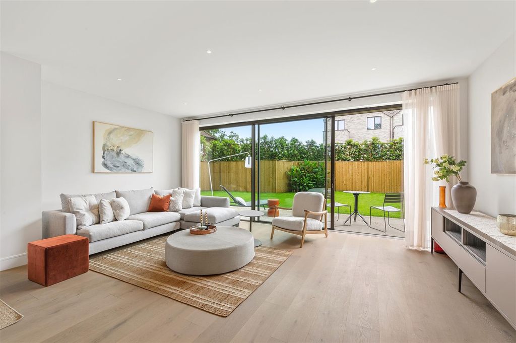 Property photo 2 of 19 Swift Place-9.Jpg