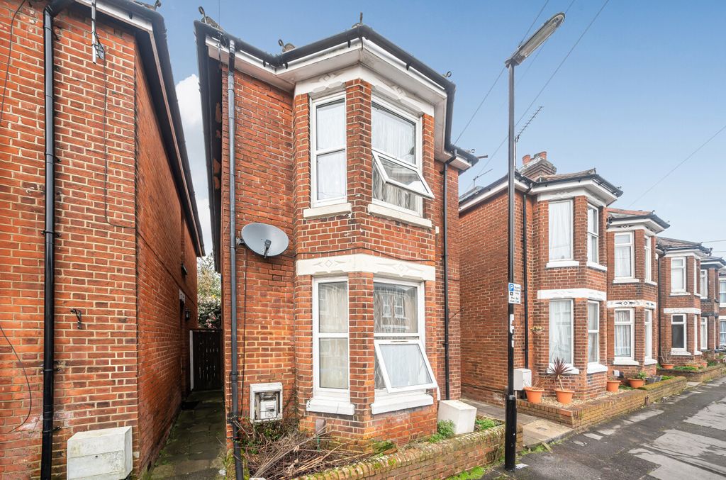 Property photo 1 of 13 1424093-2-69Aee3E...