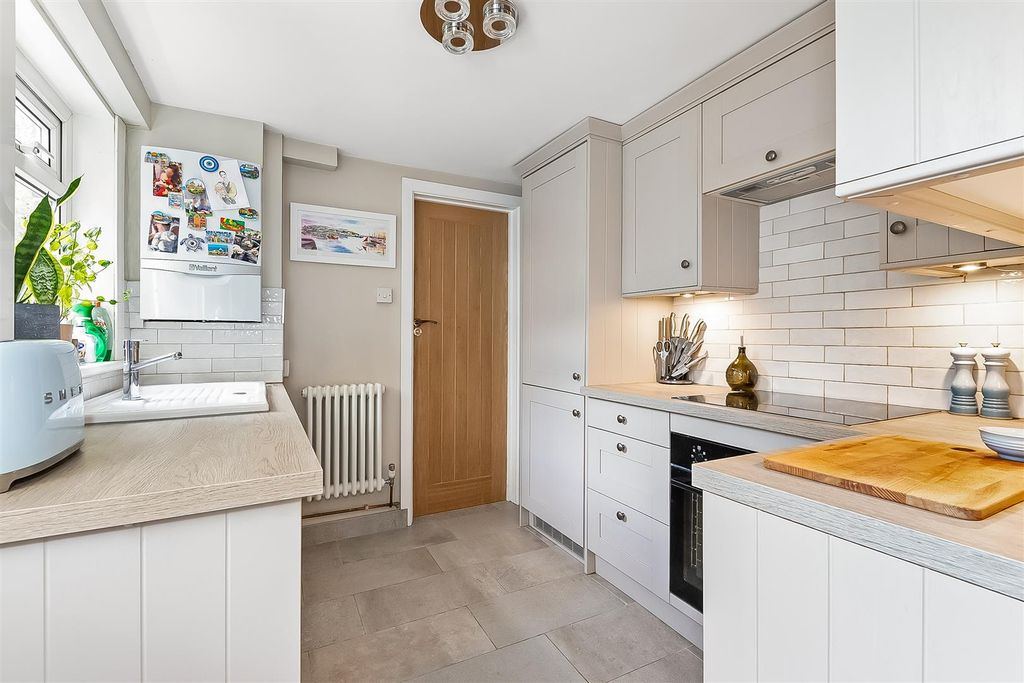 Property photo 3 of 15 Kitchen