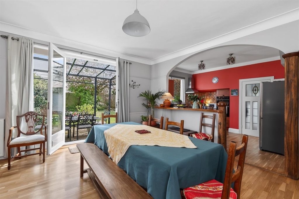 Property photo 2 of 34 Dining Room