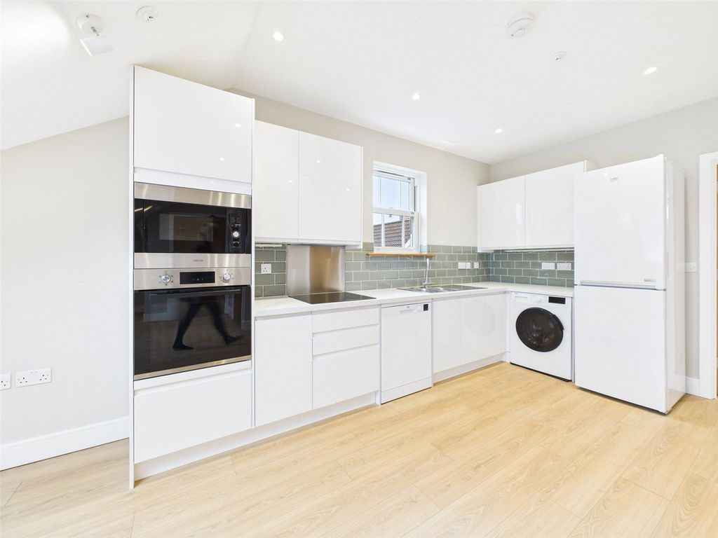 Property photo 2 of 8 Picture No. 01