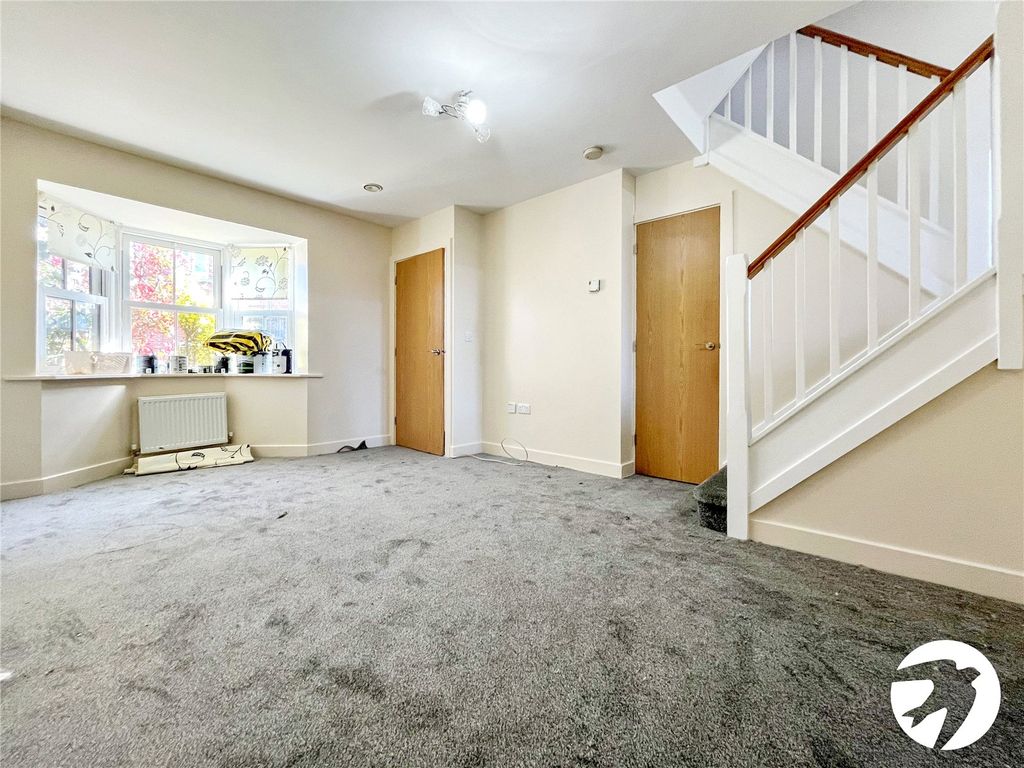 Property photo 2 of 18 Picture No. 27