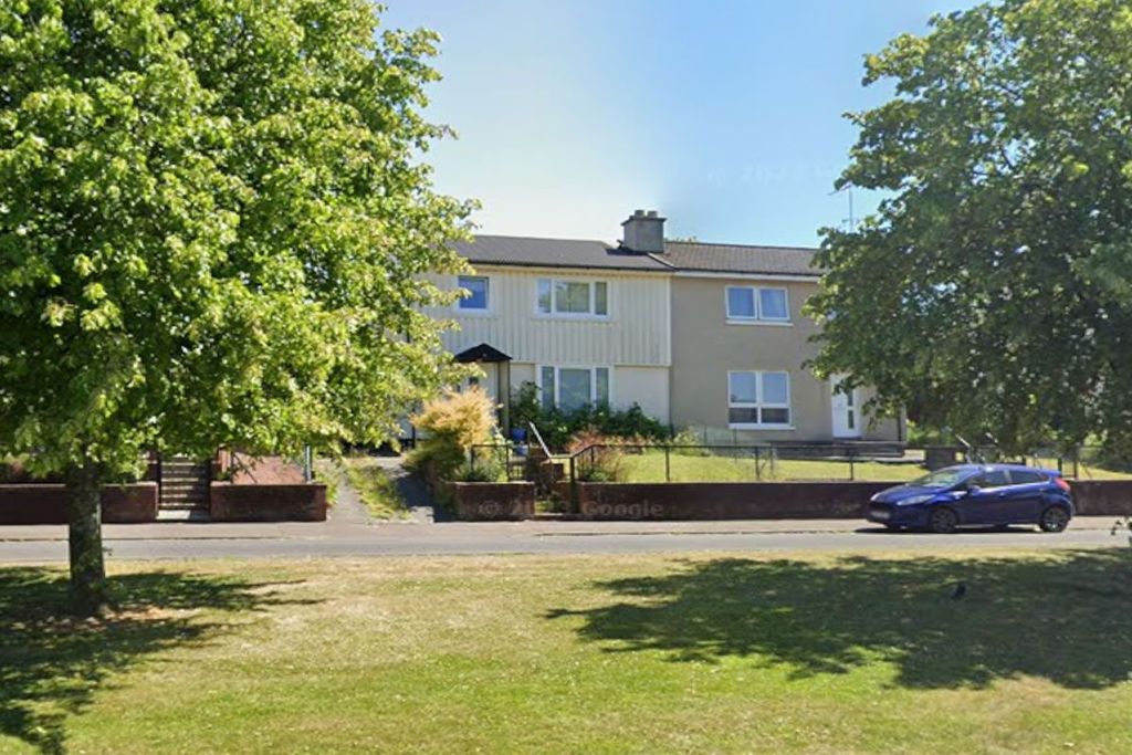 Property photo 1 of 2