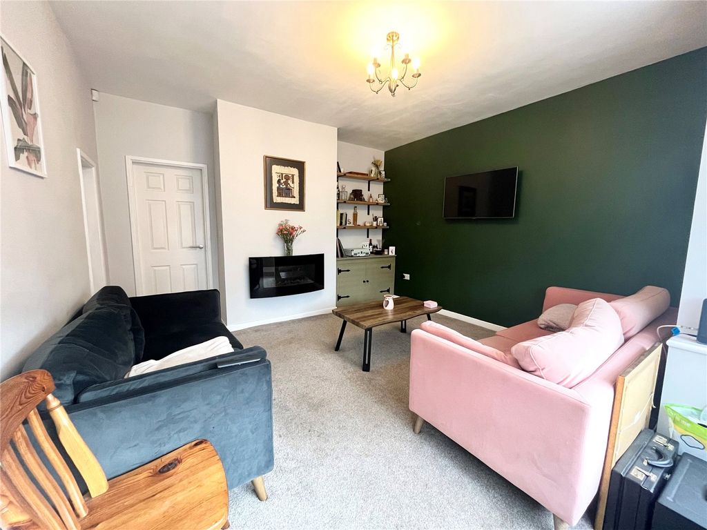 Property photo 3 of 11 Picture No. 12