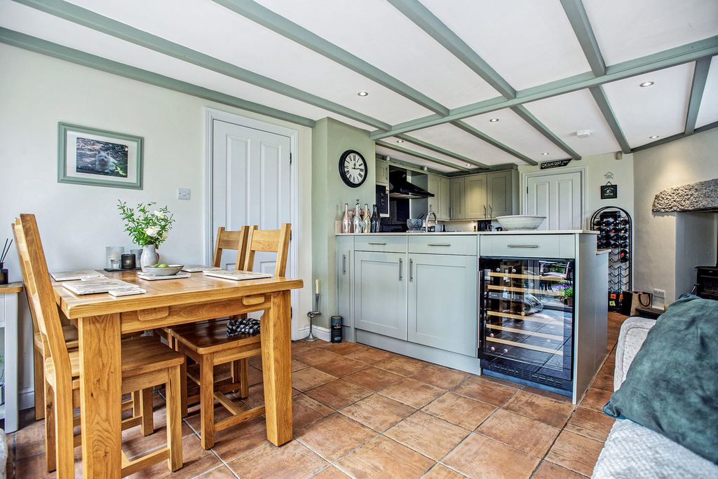 Property photo 2 of 30