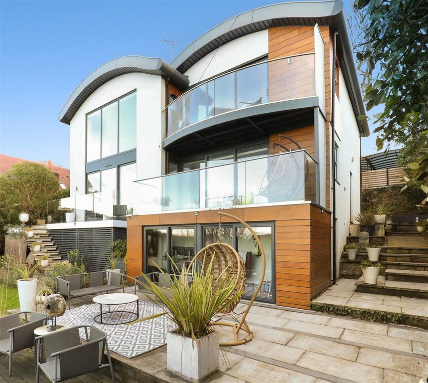 Property photo 1 of 39