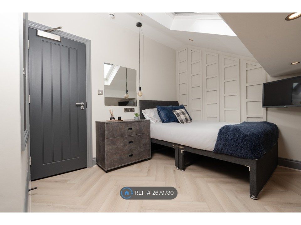 Property photo 3 of 28