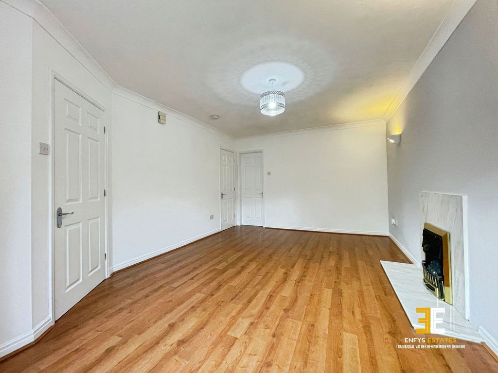 Property photo 3 of 28