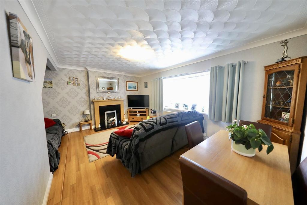 Property photo 2 of 20 Living Room