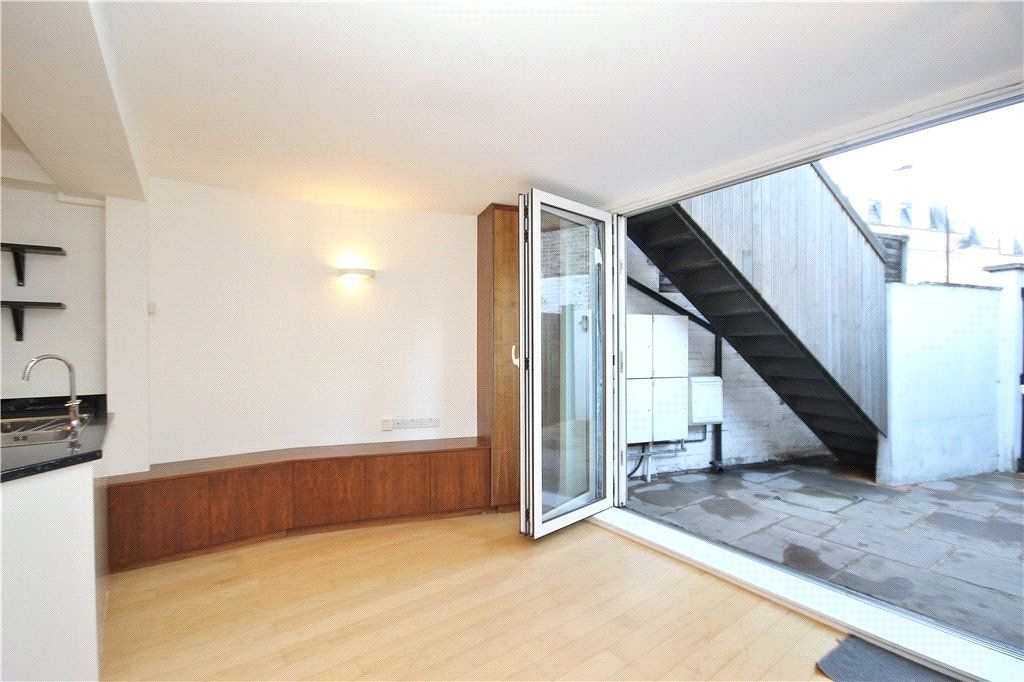 Property photo 3 of 9 Reception/Kitchen