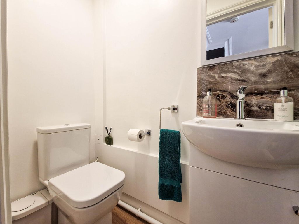 Property photo 3 of 14 Bathroom