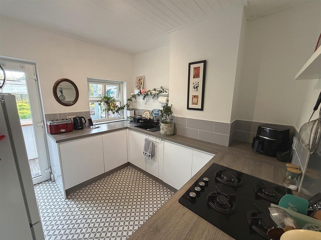 Property photo 2 of 15 Kitchen.Jpg