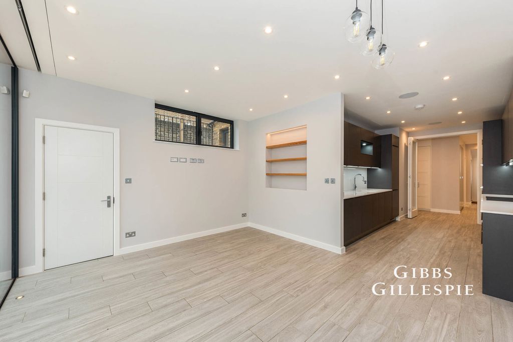 Property photo 1 of 10 Photo