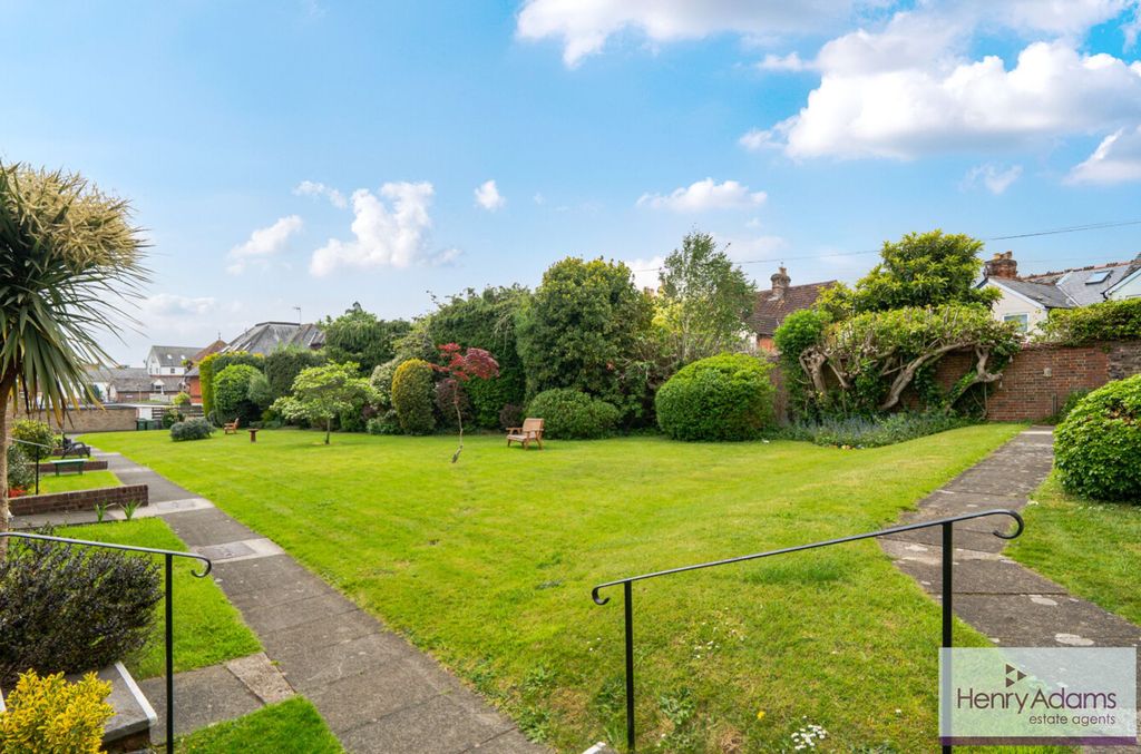 Additional image 4 of 2 bed maisonette for saleWinton Road, Petersfield GU32