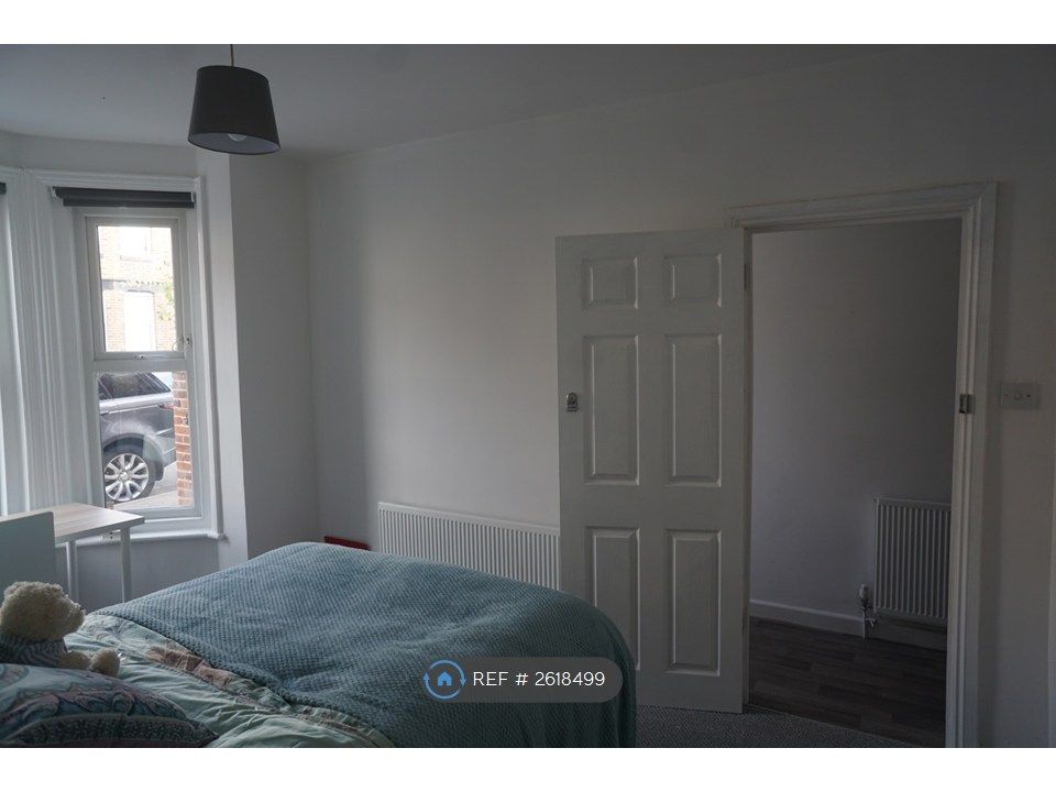 Property photo 3 of 31