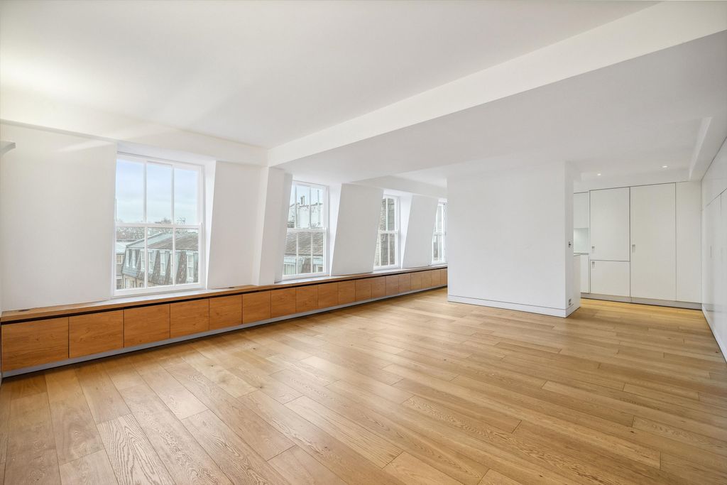 Property photo 3 of 17 Image