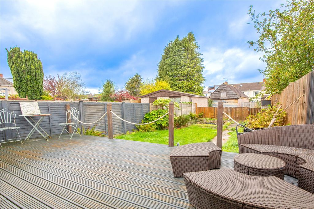 Property photo 2 of 28 Picture No. 23