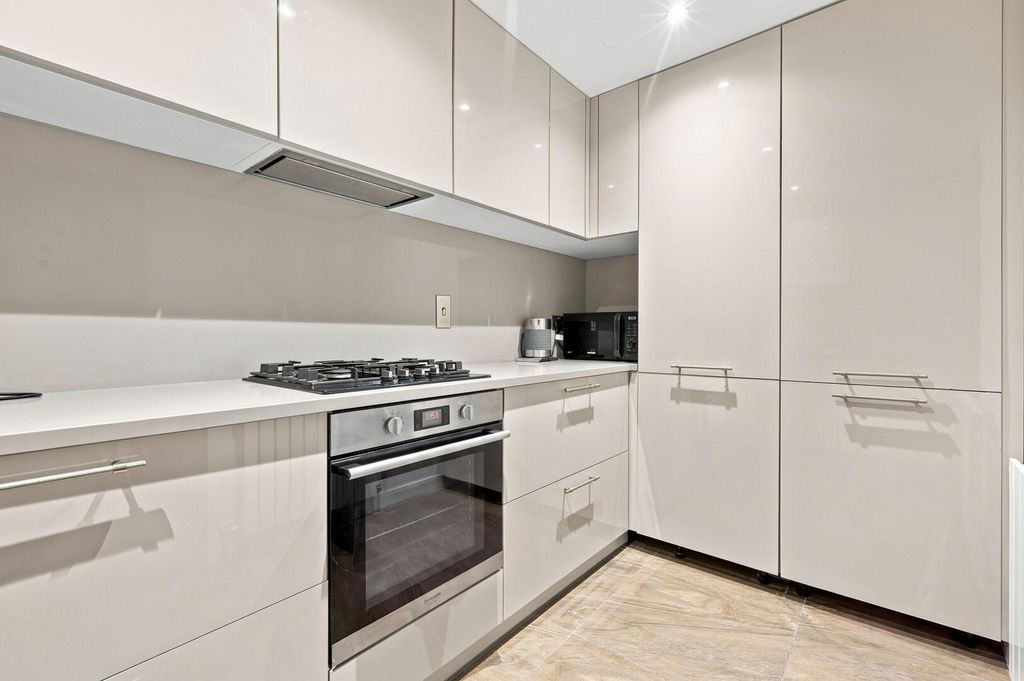 Property photo 2 of 20 Kitchen