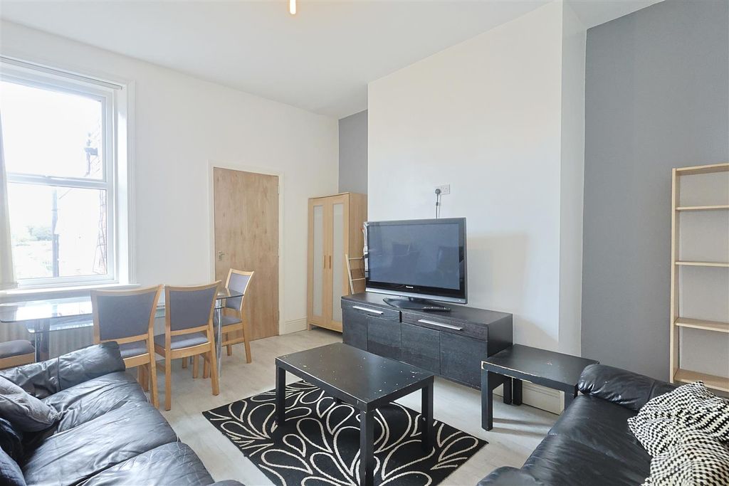 Property photo 1 of 7 424Dfa1A-45B6-4B62-8C48-71Ba16994267_1_201_A.Jpeg