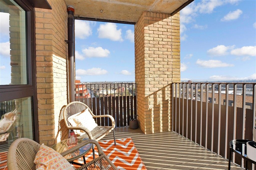 Property photo 2 of 16 Balcony / Terrace