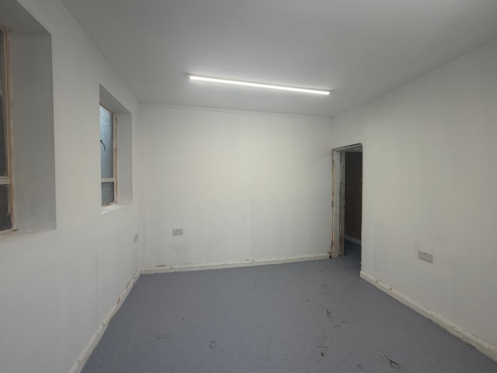 Property photo 3 of 7 Photo 3