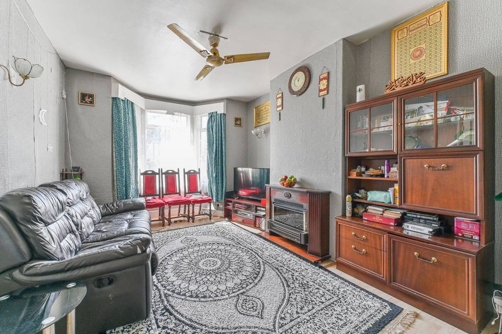 Property photo 2 of 15