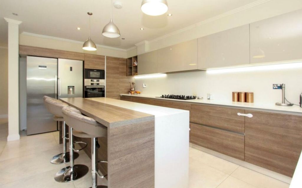 Property photo 2 of 24