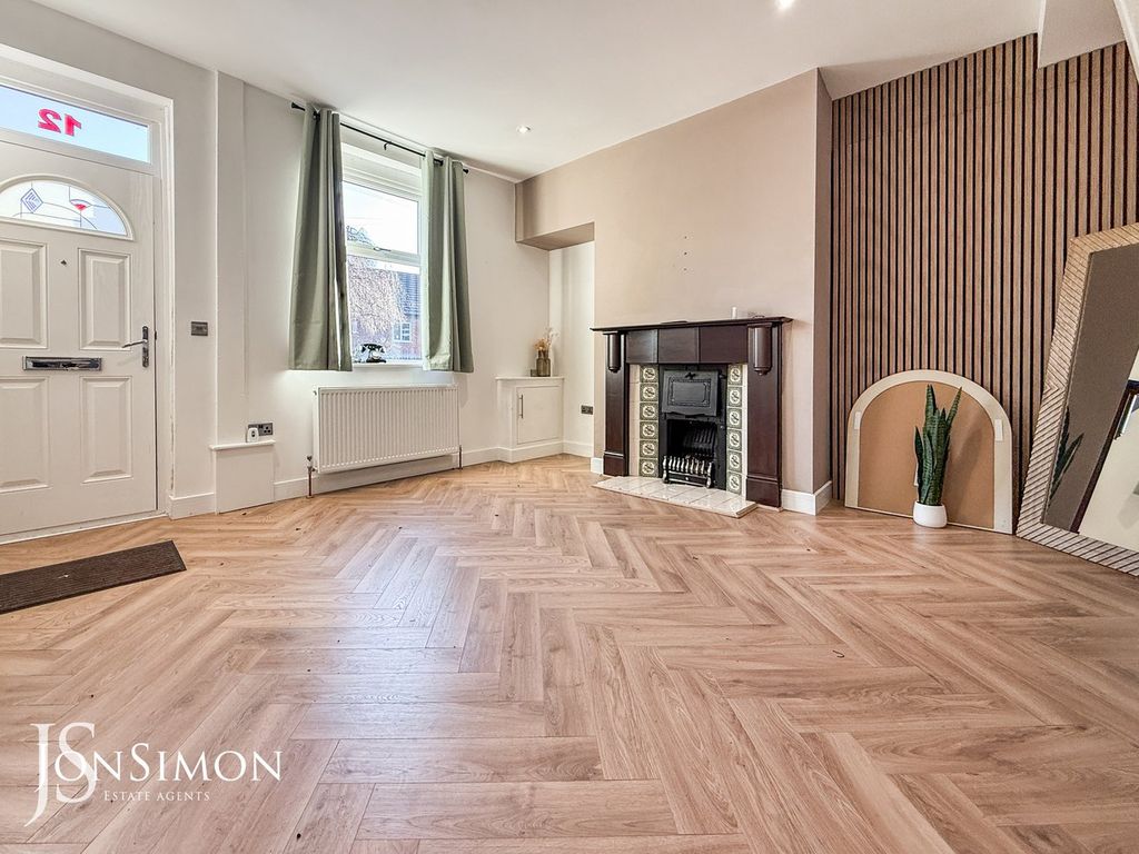 Property photo 2 of 16