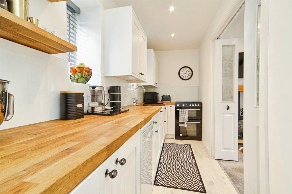 Property photo 3 of 15