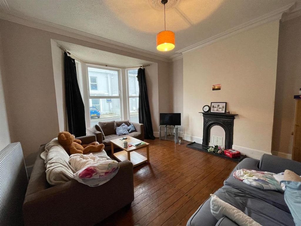 Property photo 2 of 10 941F729F-3694-449B-81d6-E6191E599451.Jpg