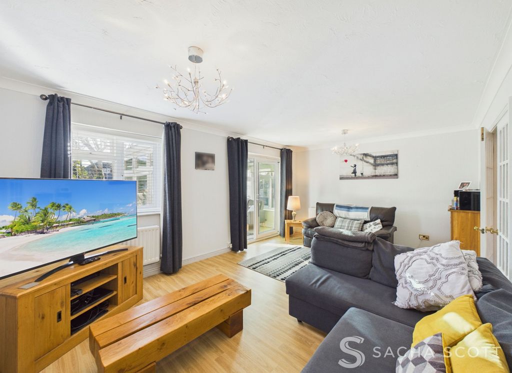 Property photo 2 of 35 Living Room