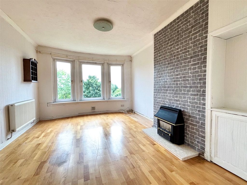 Property photo 2 of 15 Picture No. 16