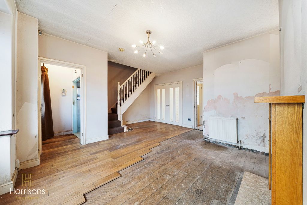 Property photo 3 of 25 5271386