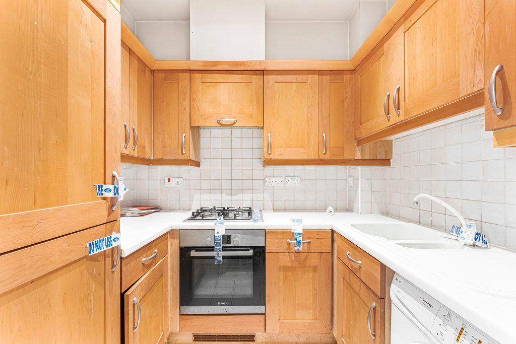 Property photo 3 of 12 Kitchen