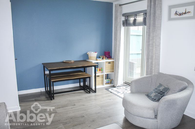 Property photo 3 of 14 Lounge 2